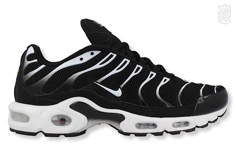 nike air max schwarz herren on feet|nike air max plus.